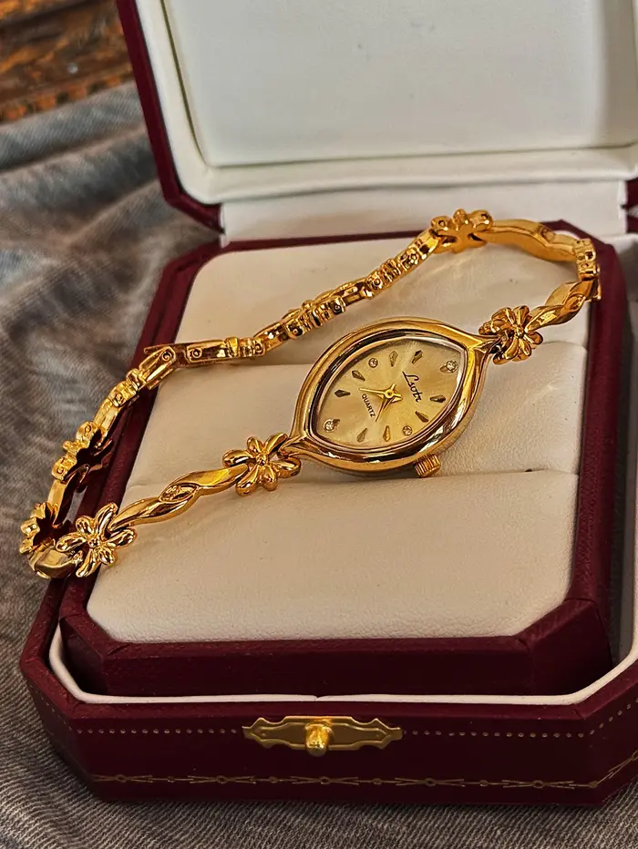 1 pièce de nouvelle montre à quartz pour femme à petit cadran doré vintage de style français