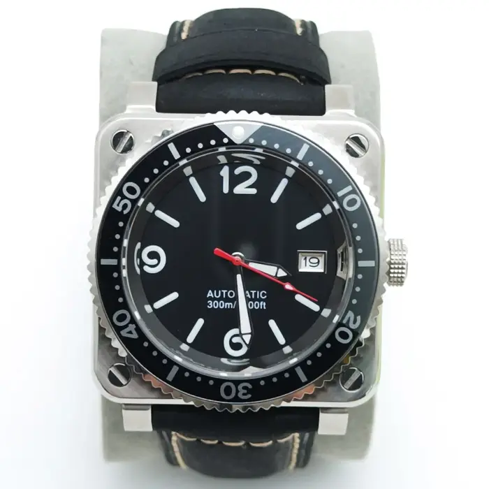 2025 carré 42mm montres pour hommes de haute qualité carré NH35 montre automatique cadran lumineux bracelets en cuir saphir