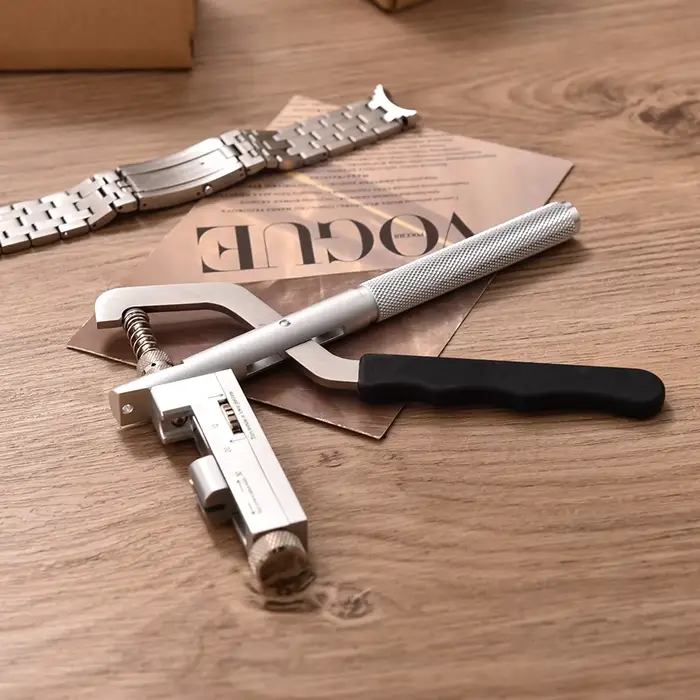 Outil professionnel de précision pour retirer les maillons de bracelet de montre