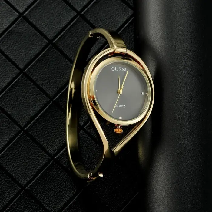 Montre-bracelet élégante pour femme, montre créative en acier inoxydable ajouré, montre à quartz simple, cadeau exquis