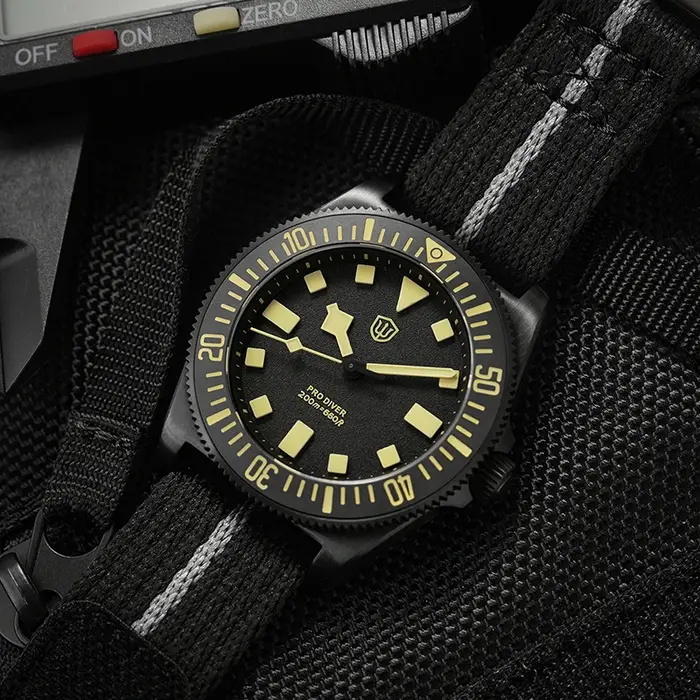 Watchdives EXD V2 montre à Quartz Grade 2 titane VH31 mouvement de balayage