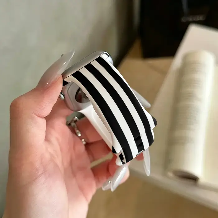 Bracelet tendance à rayures noires et blanches pour Apple Watch