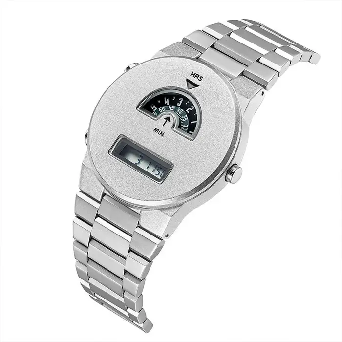 Montre numérique rétro Homie Must See, style Tech Wear, double fuseau horaire, montre-bracelet robuste pour le cyclisme et les activités de plein air, style urbain audacieux.