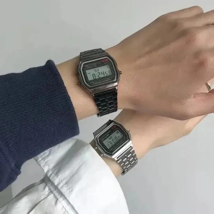 Montre numérique en métal pour hommes et femmes, luxe, LED, acier inoxydable, or, argent, électronique, mode business