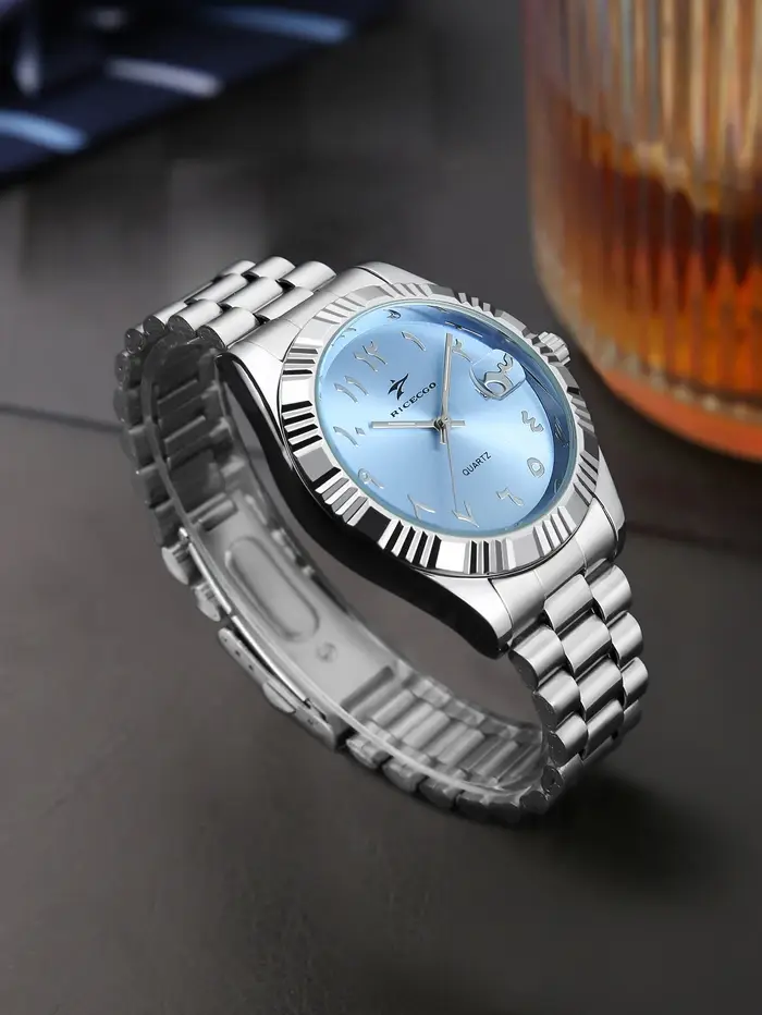 Montre-bracelet pour homme, fabriquée en acier inoxydable durable, avec un boîtier en alliage argenté et un design classique à chiffres arabes, un montre-bracelet durable et élégant.