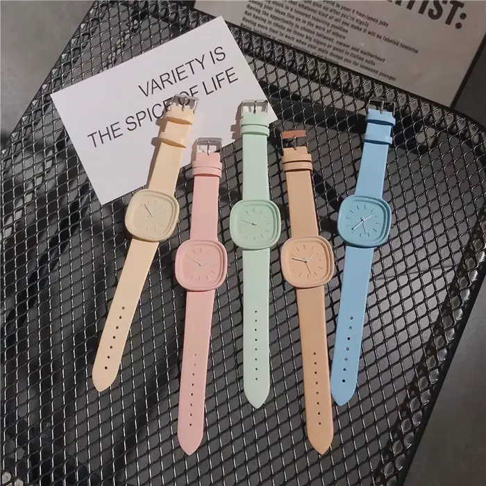 Montres de sport en cuir pour femmes