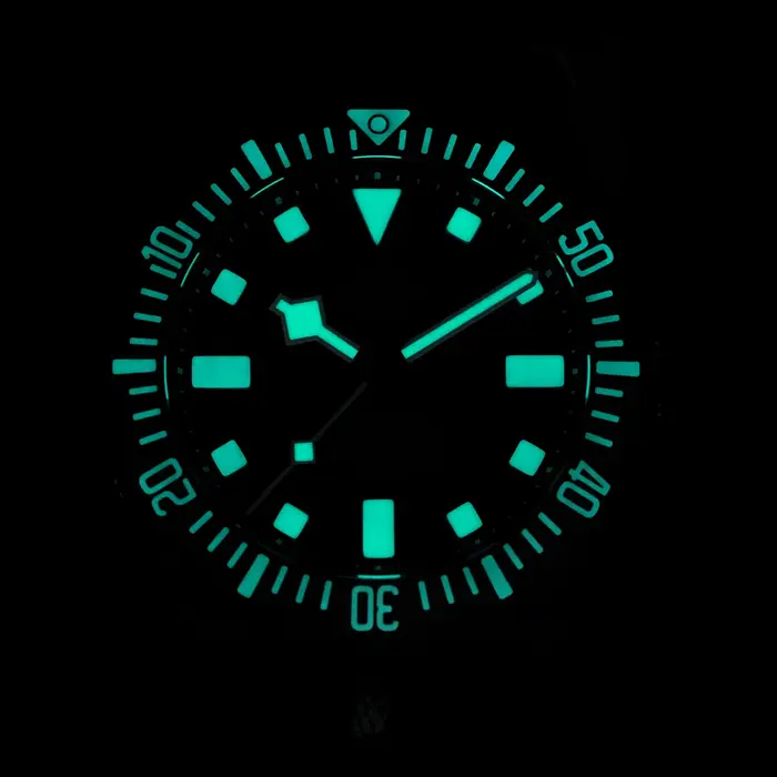 Watchdives EXD 40 Montre à quartz en titane VH31 avec verre saphir et lunette en céramique BGW9 Lume 200M