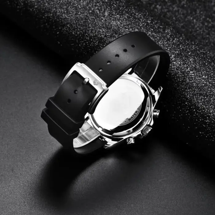 Montre de sport en acier inoxydable pour homme