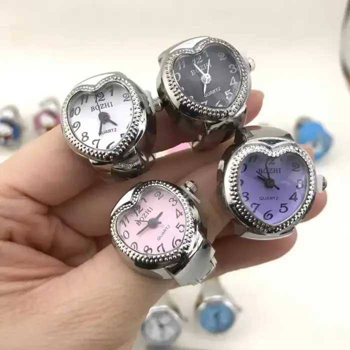 Montre à doigt en forme de cœur
