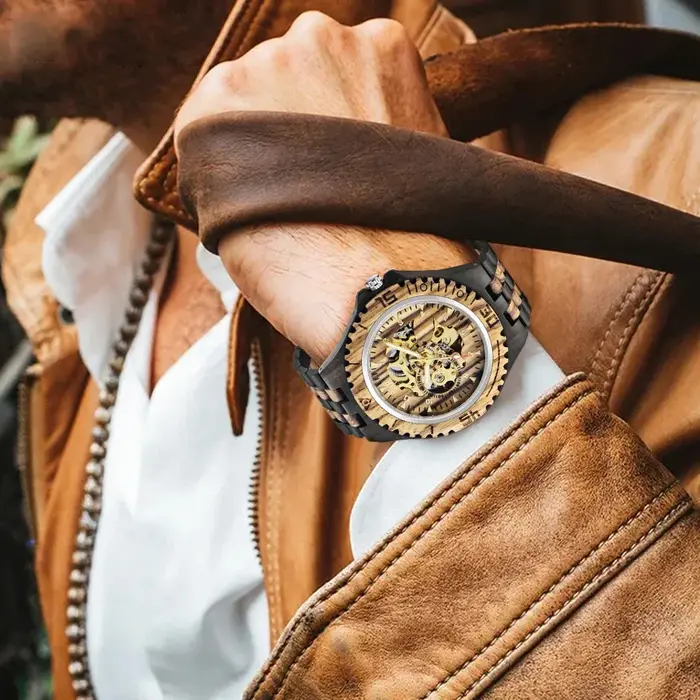 Montre en bois ajourée pour hommes, à la mode et personnalisée, montre de loisirs mécanique automatique légère en bois pour hommes