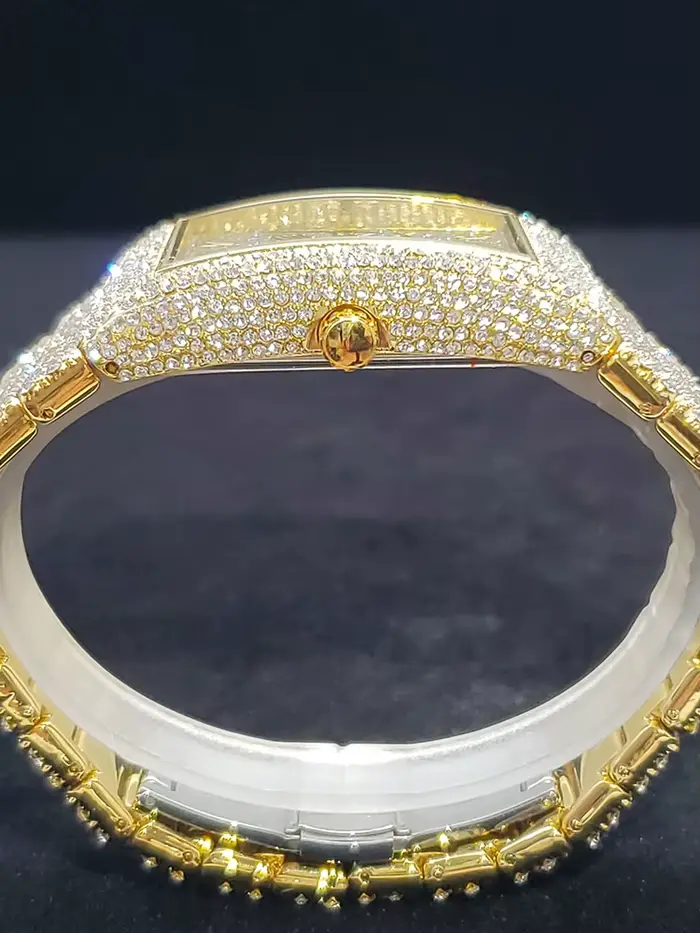 Montres pour hommes en or cadran rectangulaire de luxe diamant mode grandes