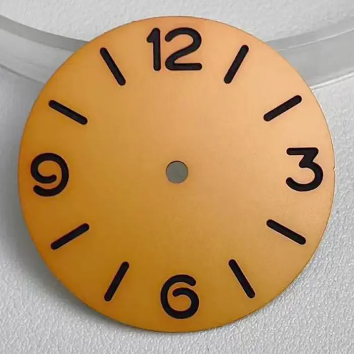 Le cadran de 38, 7 mm convient aux montres automatiques pour hommes ETA6497/6498 ST3600 avec des chiffres arabes rétro