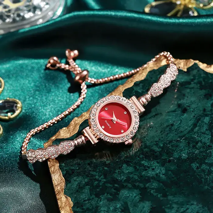 Montre à Quartz avec Strass pour Femme, Petit Cadran, Bracelet Mince, Accessoires Réglables Librement