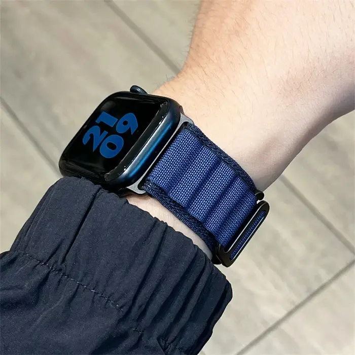 Bracelet de montre en nylon Alpine Loop avec crochet en G pour Apple Watch Series 11 10 9 8 7 6 5 SE Ultra, compatible avec les tailles 49-38 mm, respirant, pour hommes et femmes.