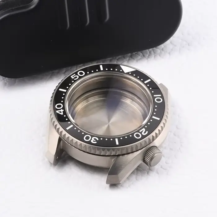 Boîtier de montre en titane MM300