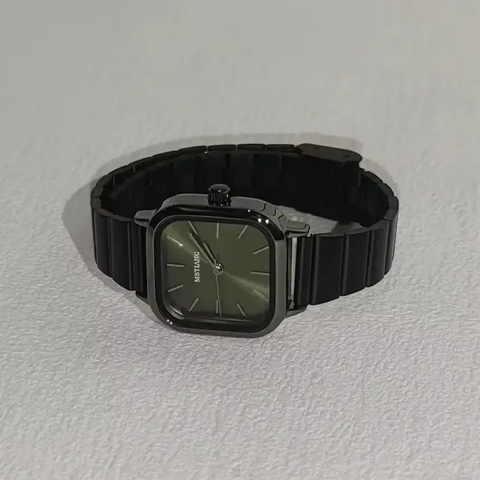 Offre spéciale marque montre noire pour femmes cadeau de luxe montres à Quartz de mode bracelet en acier inoxydable