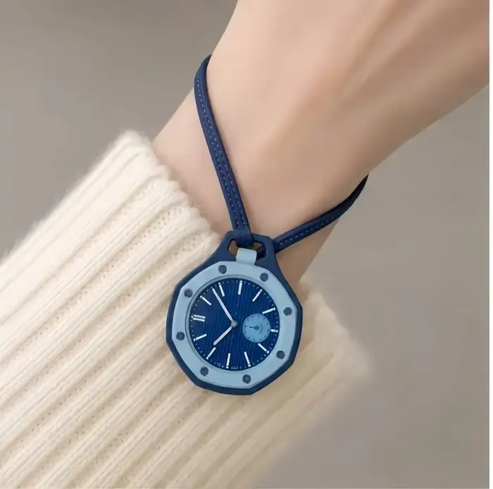 Nouvelles montres à quartz octogonales pour hommes en différentes couleurs