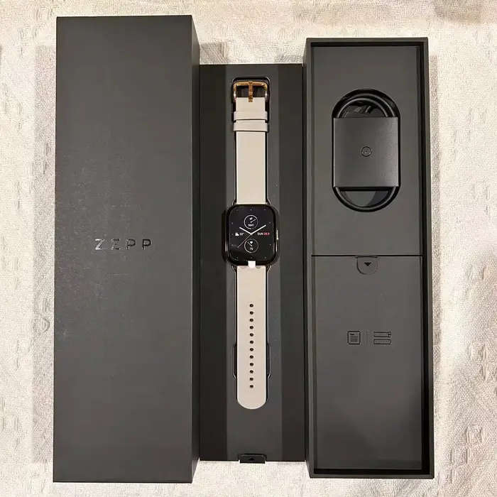 Amazfit-Montre connectée de sport Zepp E, écran AMOLED de 1.65 pouces, étanche, moniteur d'oxygène d