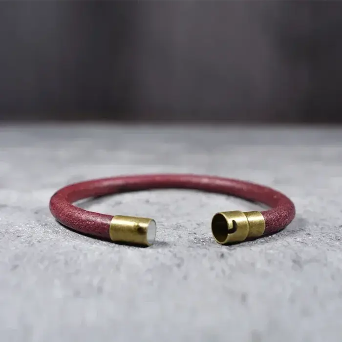 Bracelet à fermoir magnétique hommes Bracelets en cuir véritable Style Simple dames couleur marron rougeâtre