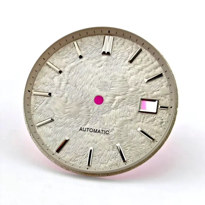 Cadran de montre à motif rose chaud de 33