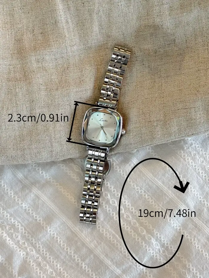 Cette nouvelle montre à quartz mini carrée en acier inoxydable massif présente un design décontracté