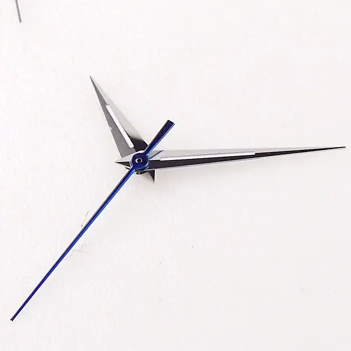Aiguilles de montre métalliques argentées