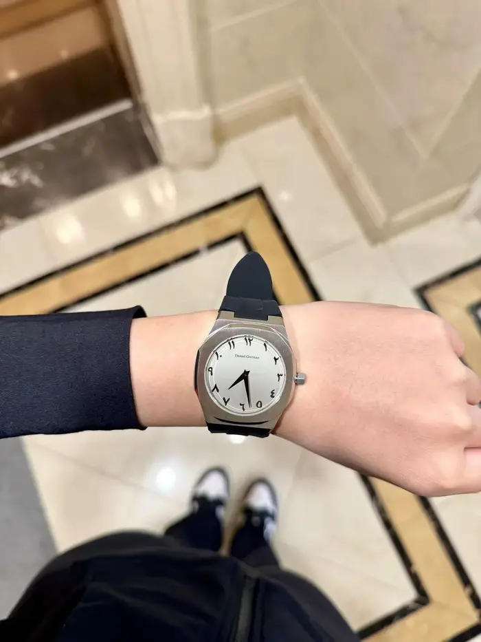 Montres pour Amoureux Montre à Quartz en Acier Inoxydable Super Business Sport Design Original Vente Chaude 5ATM Montre-bracelet Ajustement Parfait