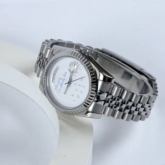 Montre MINUTESECOND 8285 pour qui soucie je suis déjà en retard 8285