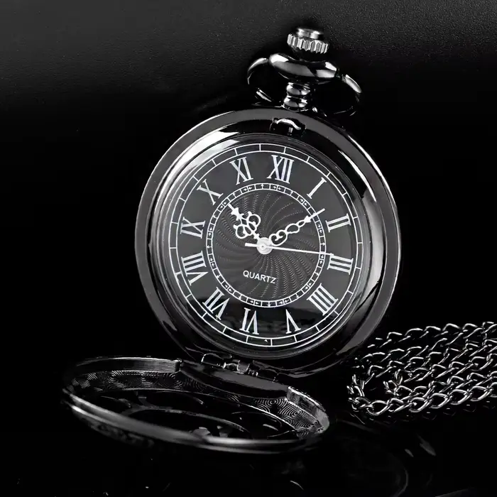 Montres de poche creuses noires pour femmes