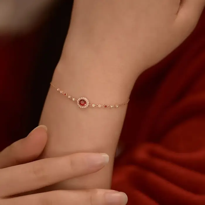 Bracelets romantiques en rubis pour femmes, bijoux de luxe légers et tendance, incrustés de diamants, rétro, haut de gamme, chaîne de bracelet en or rose, cadeau