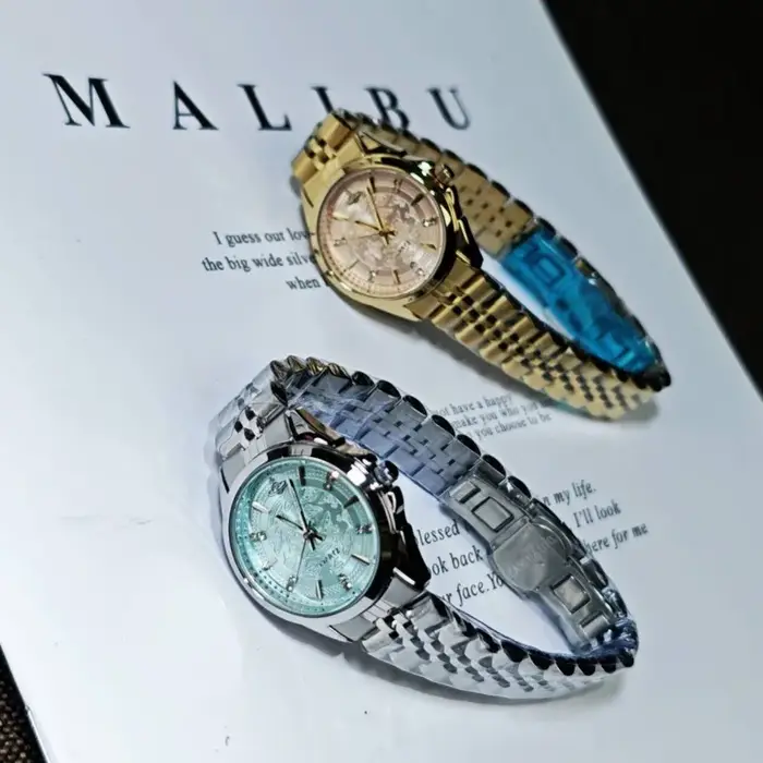 Montre pour femme SUNMATE de luxe avec cadran bleu glacé