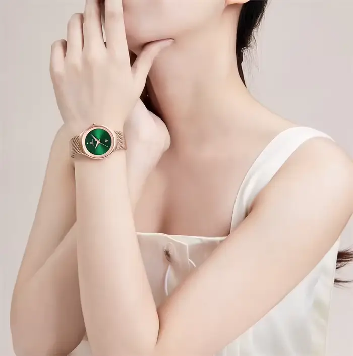 Montre-bracelet ultra fine à quartz pour femme