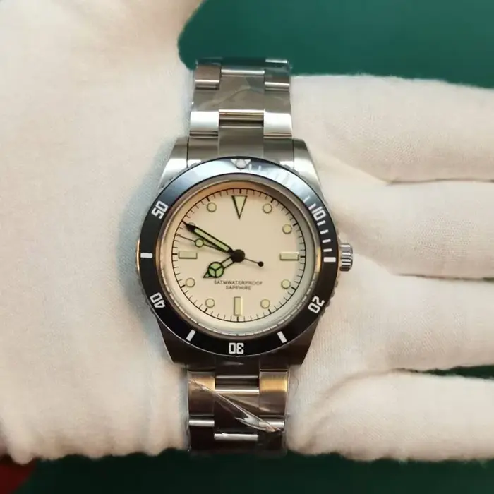 Montre en acier inoxydable pour hommes d'affaires européens et américains loisirs montre à Quartz sa