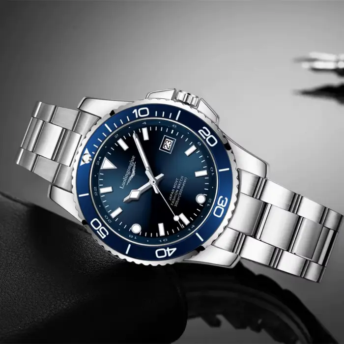 Montre à quartz de luxe pour homme