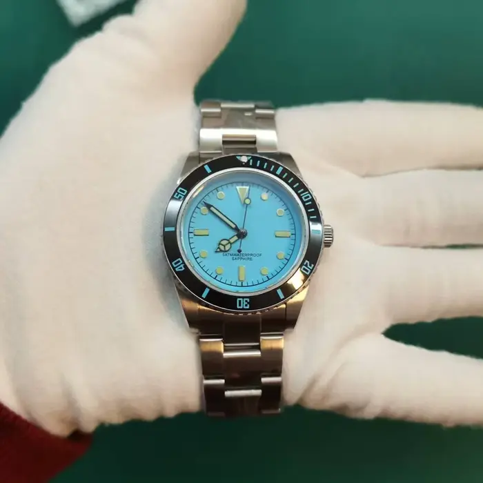Montre en acier inoxydable pour hommes d'affaires européens et américains loisirs