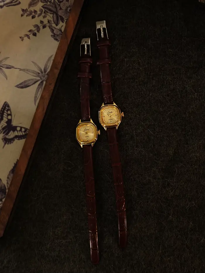 1 montre mini dorée à cadran carré | Style vintage