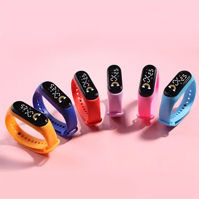 Montre numérique pour enfants, étanche, intelligente, tactile, LED, multicolore, pour sports de plein air, mode, dessin animé, cadeau d'anniversaire