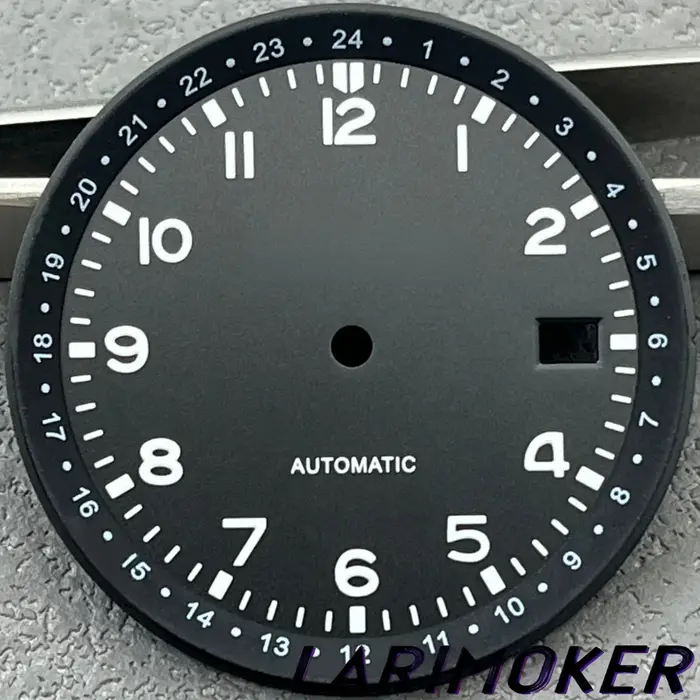 LARIMOKER Cadran de montre de pilote avec fenêtre de date et chiffres arabes de 33,5 mm, avec lumine