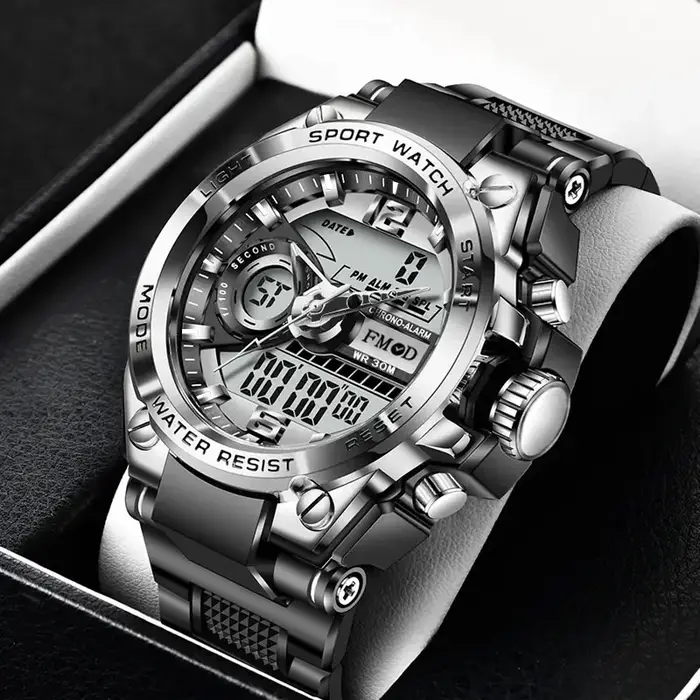 Montre-bracelet militaire numérique en acier pour hommes