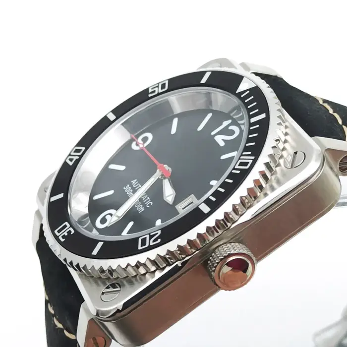2025 carré 42mm montres pour hommes de haute qualité carré NH35 montre automatique cadran lumineux bracelets en cuir saphir