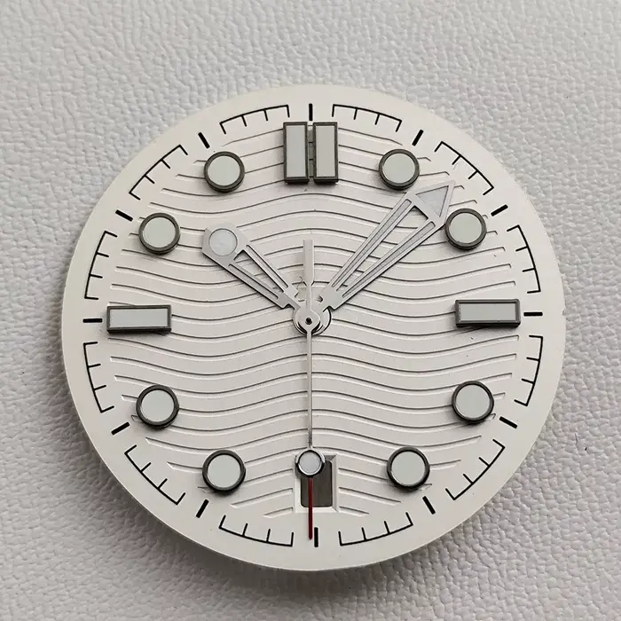 Nouveau cadran de 31.7mm de diamètre adapté au mouvement NH35 C3