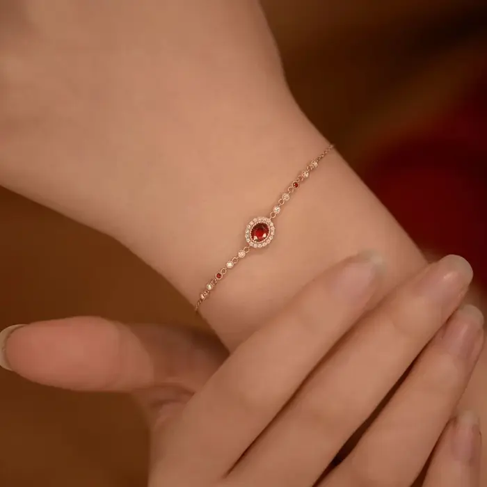 Bracelets romantiques en rubis pour femmes, bijoux de luxe légers et tendance, incrustés de diamants, rétro, haut de gamme, chaîne de bracelet en or rose, cadeau