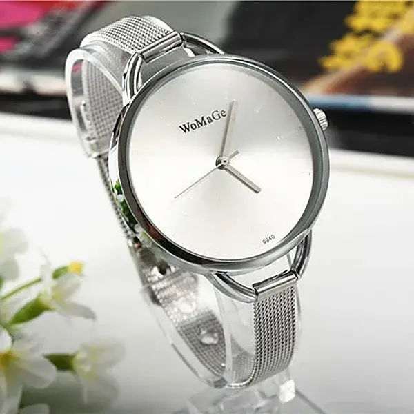 Offre spéciale de luxe femmes montres de mode montre en or