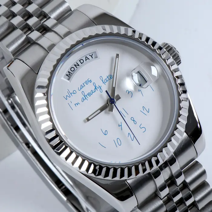Montre MINUTESECOND 8285 pour qui soucie je suis déjà en retard 8285