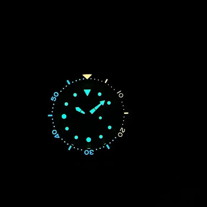 Montre de plongée automatique STEELDIVE SD1975C avec cadran jaune de 47