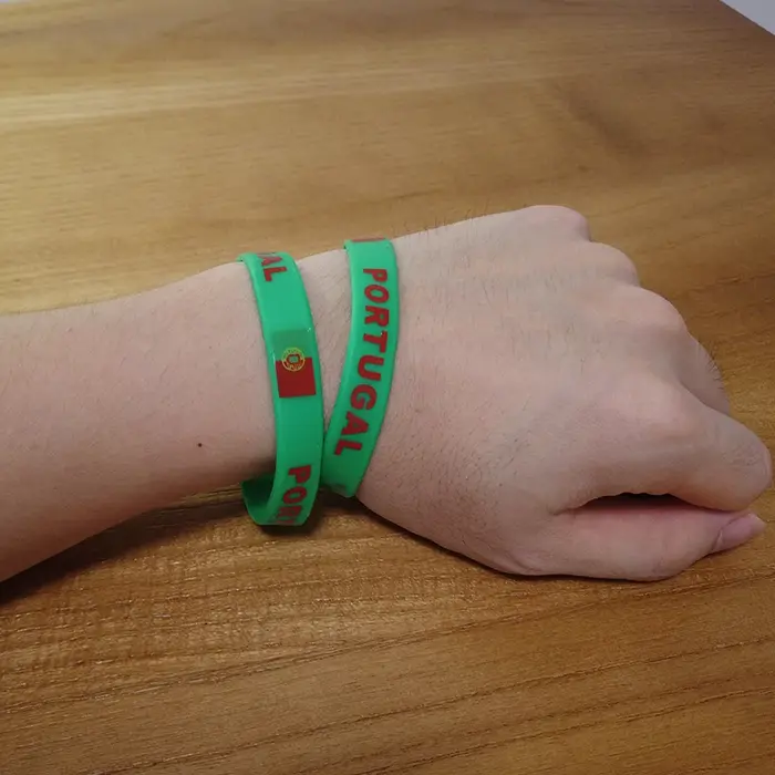 Bracelets de sport en silicone pour hommes et femmes