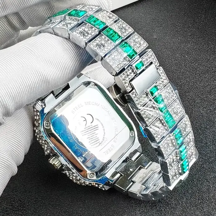 Montre en Quartz entièrement sertie de diamants pour Hommes