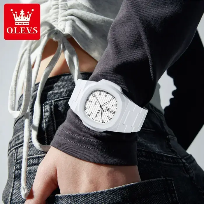 Montre OLEVS tendance pour jeunes, étanche, avec date et jour, lumineuse, unisexe, en résine blanche, montre à quartz pour hommes, montre pour étudiants, reloj hombre