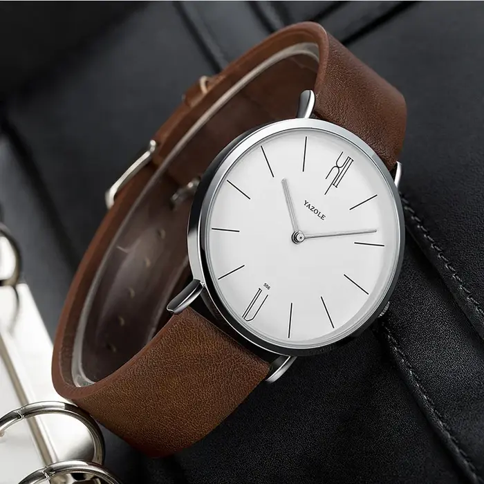 Montre d'extérieur en cuir véritable pour hommes