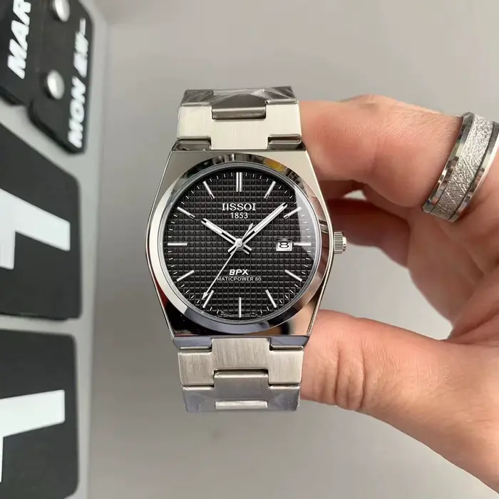 Montre à quartz pour homme de haute qualité